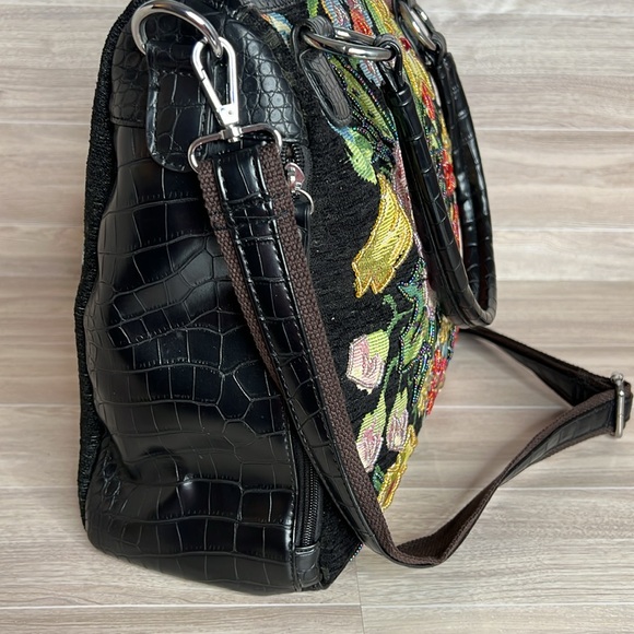 Mellow World Flower Garden Hand Beaded Tapestry Purse-Crossbody - Picture 4 of 13